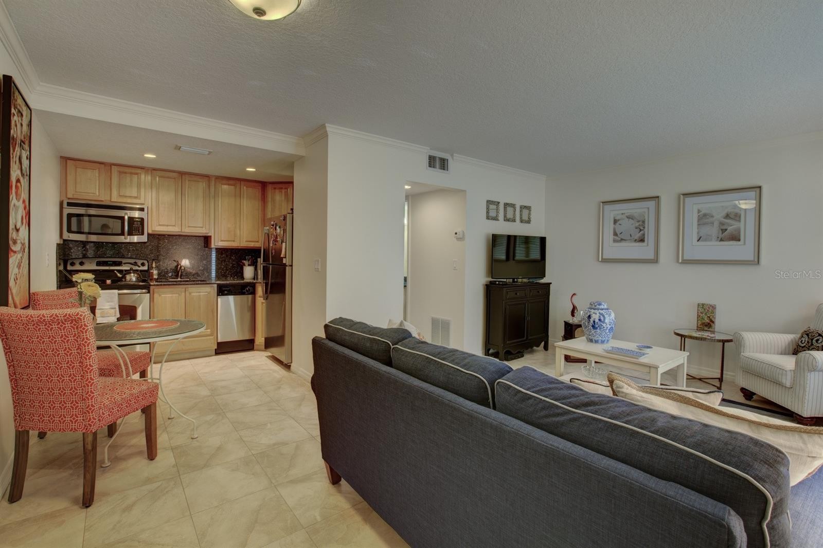 115 AIRPORT AVE E #19