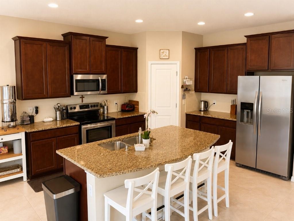 2296 MIDNIGHT PEARL DR