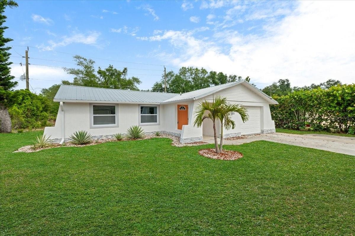 2580 SHAMROCK DR