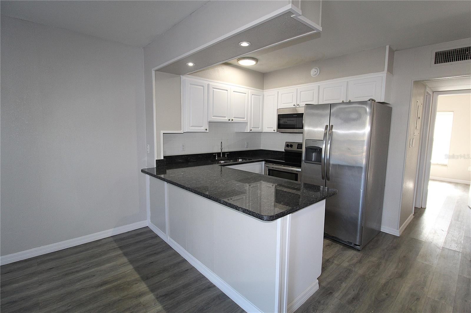 1860 PHILLIPPI SHORES DR #6A