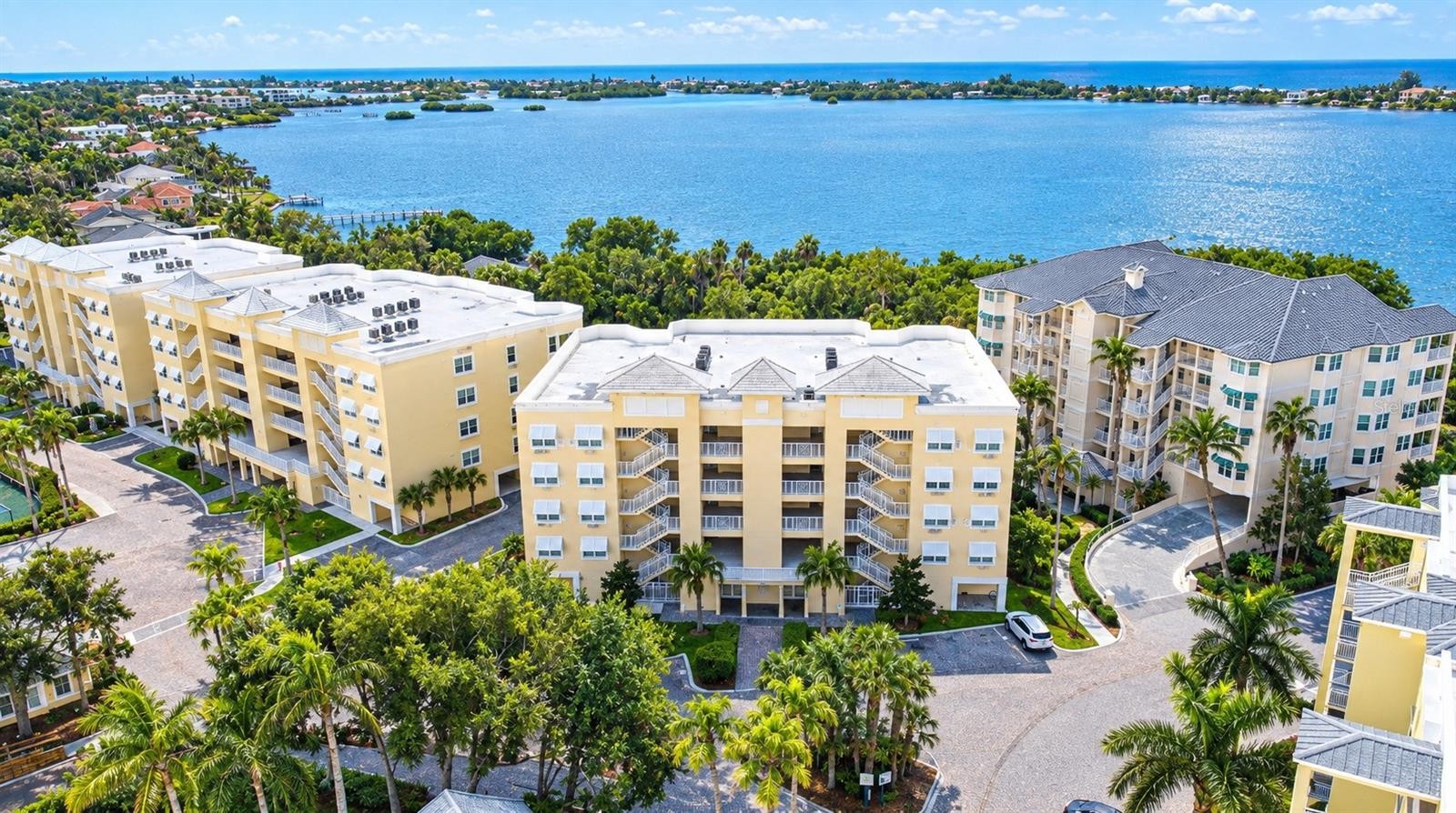 250 HIDDEN BAY DR #302