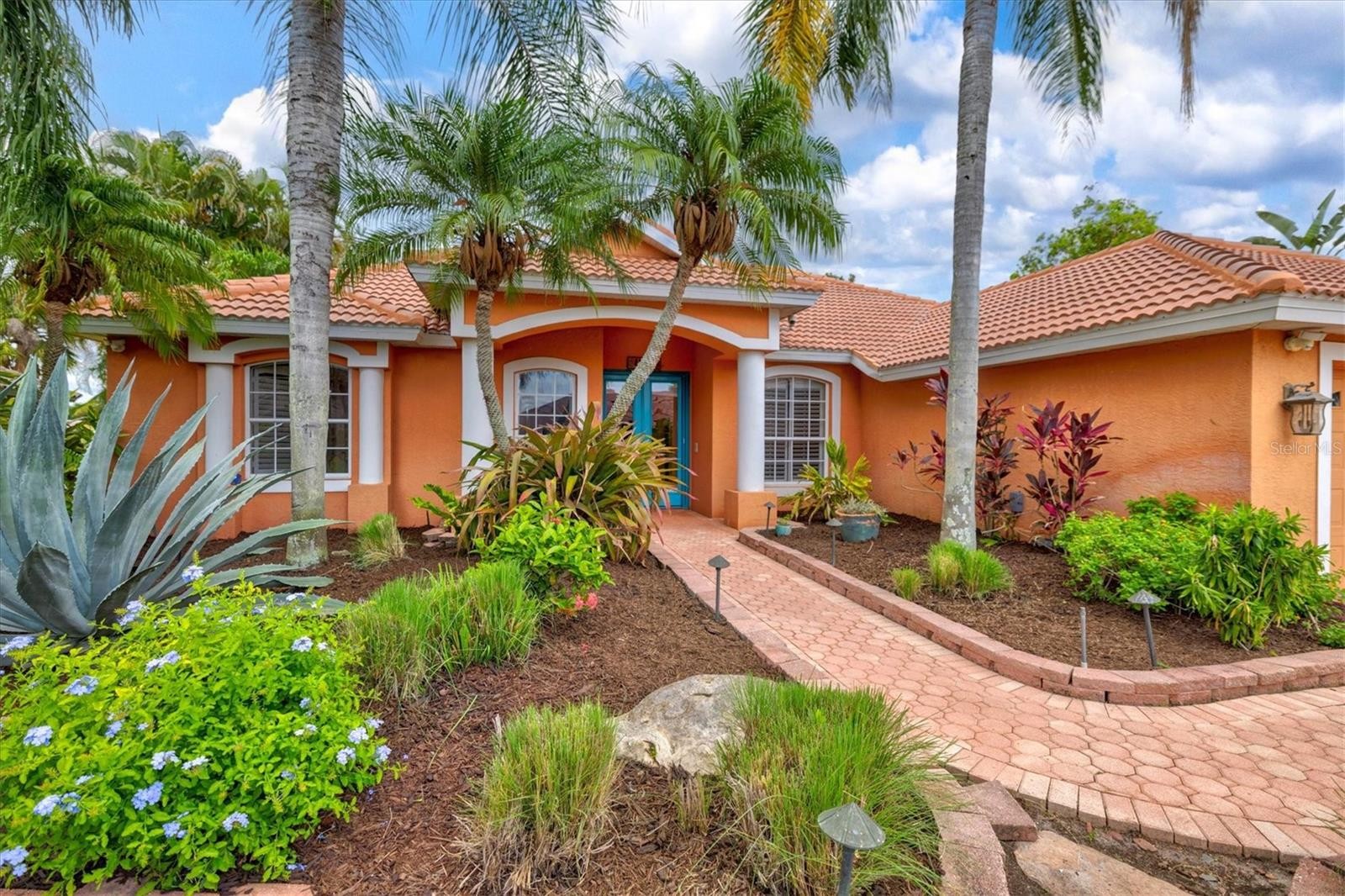 4860 CEDAR OAK WAY