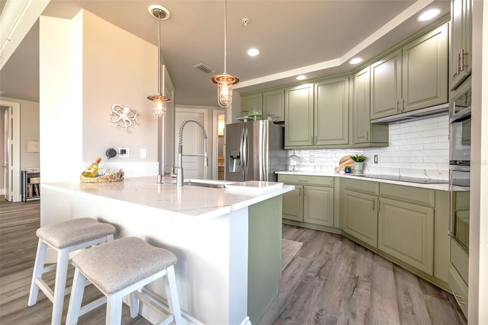 140 RIVIERA DUNES WAY #601