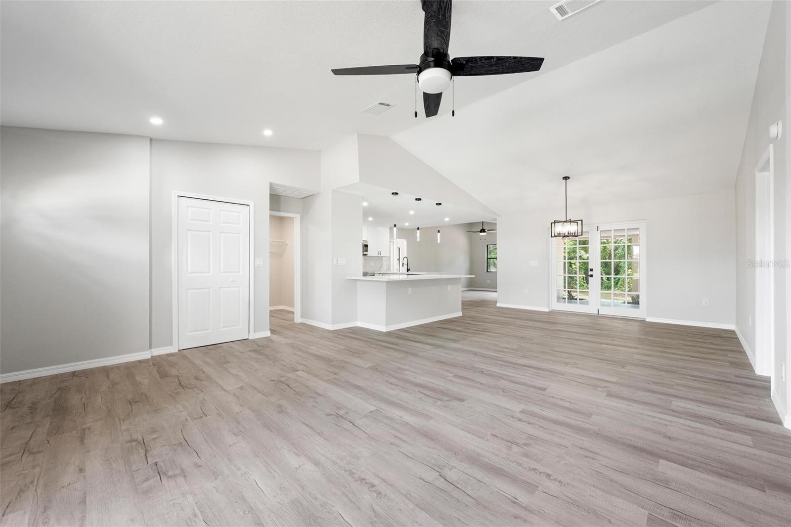 172 SHADY PINE LN