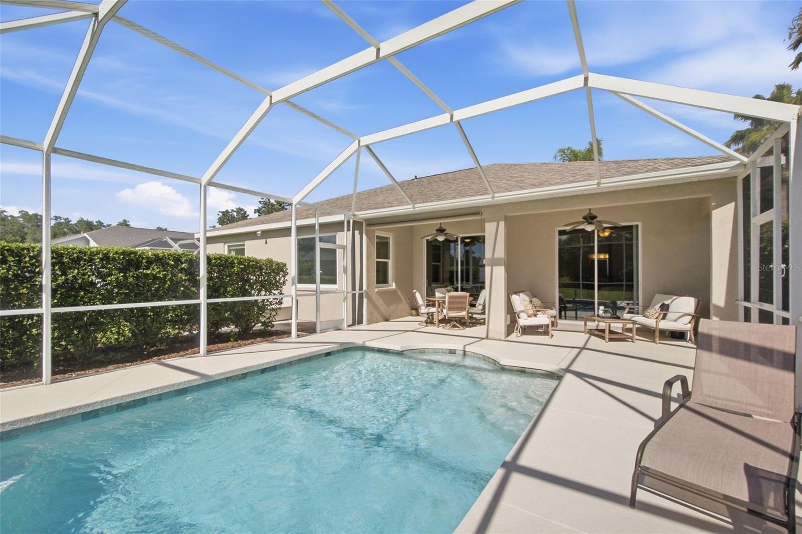 414 LONDONDERRY DR