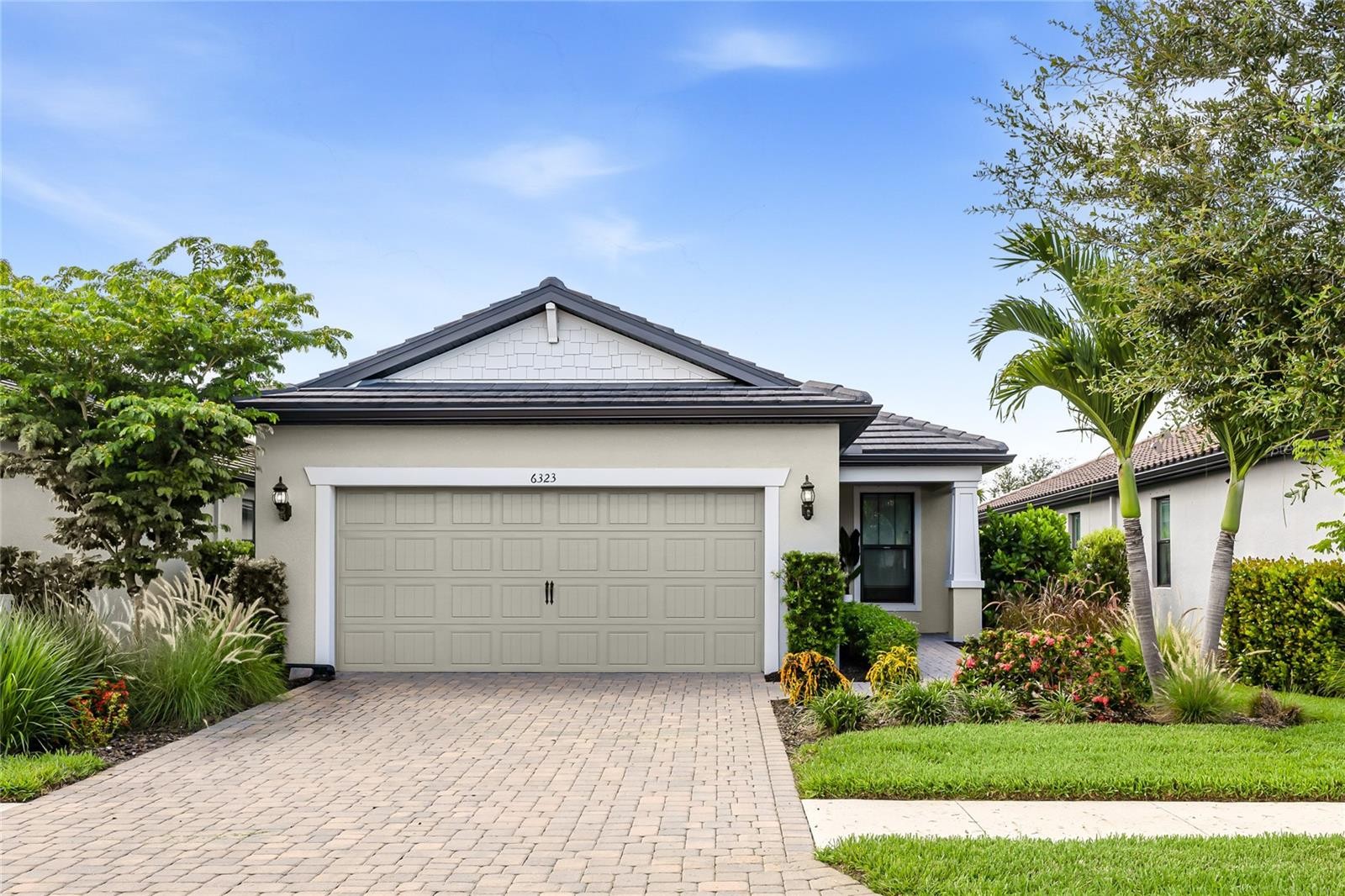 6323 CRESTED EAGLE LN