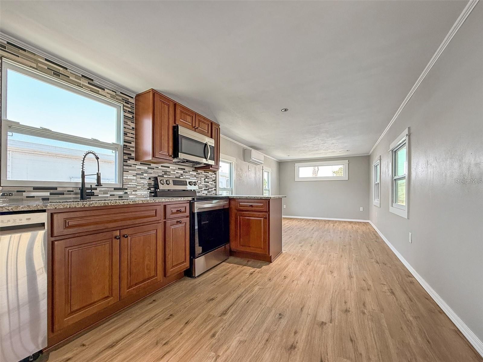 5141 OAKLAND HILLS AVE