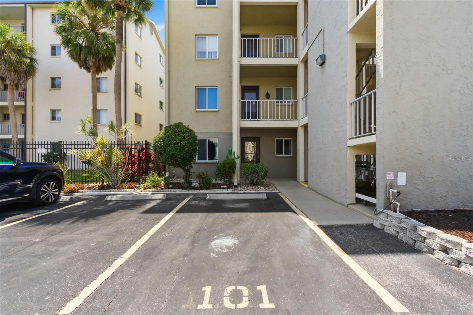 3500 LAKE BAYSHORE DR #K 101