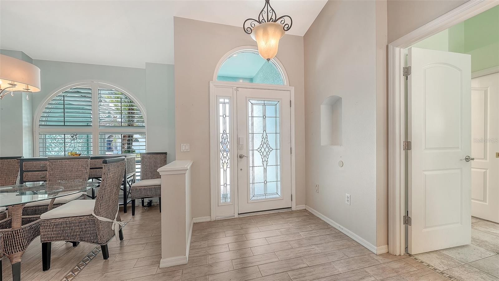 8972 HUNTINGTON POINTE DR