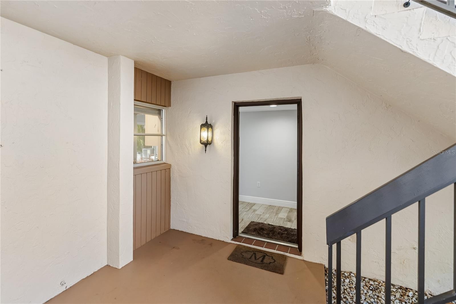 2401 CLUBHOUSE CIR #102