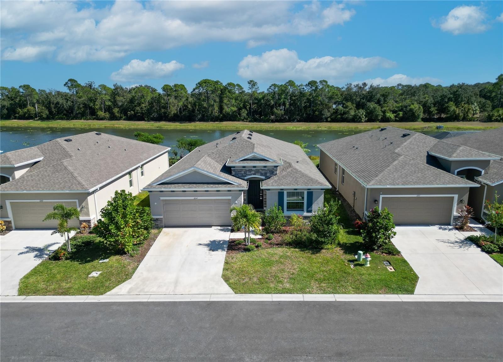 2247 MIDNIGHT PEARL DR