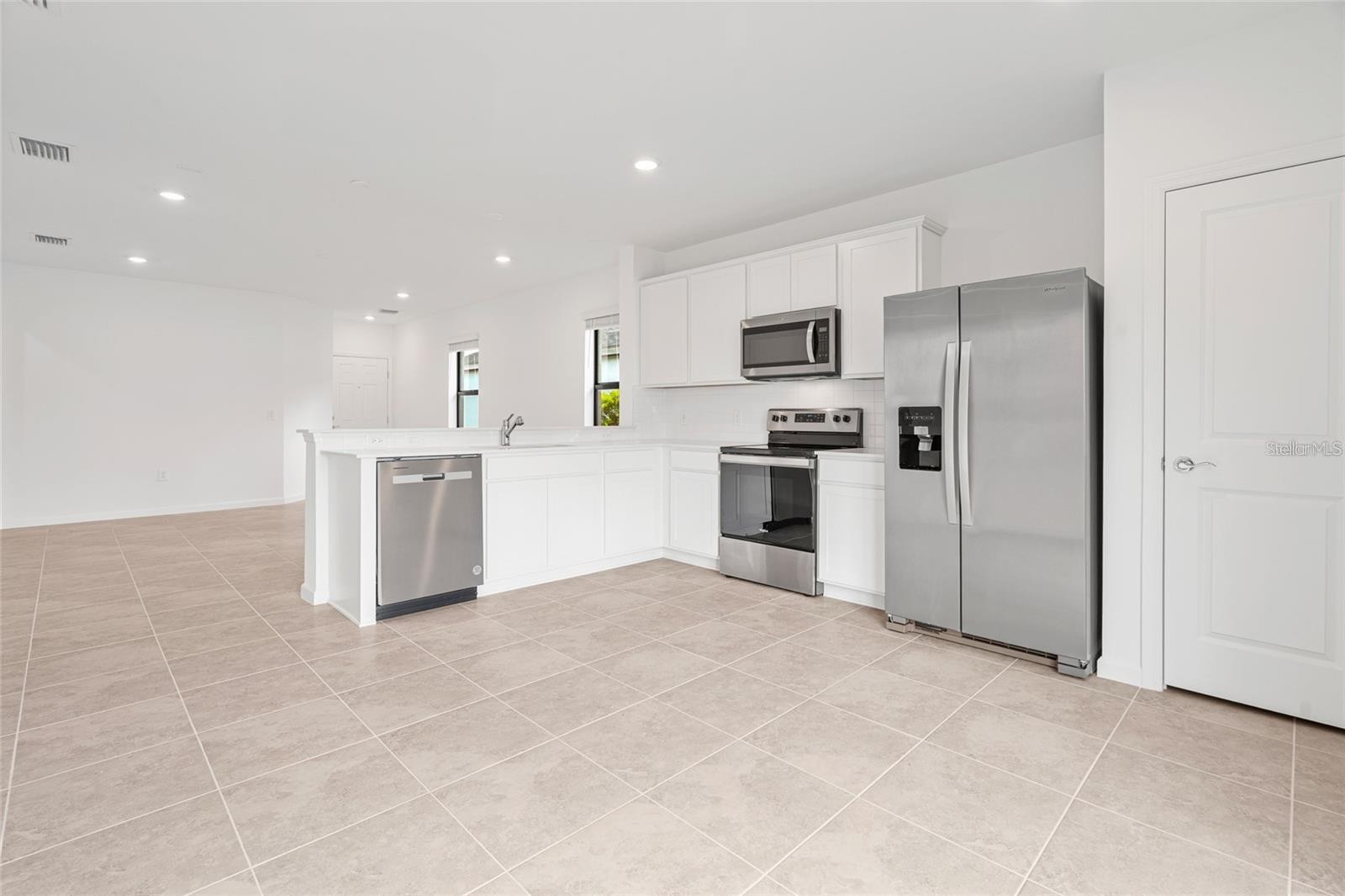 6560 SILVERSTAR DR