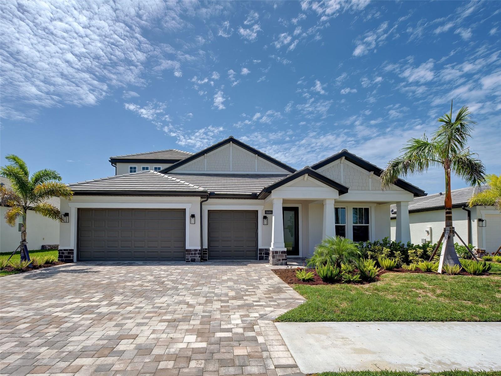 1684 LUGANO CIR