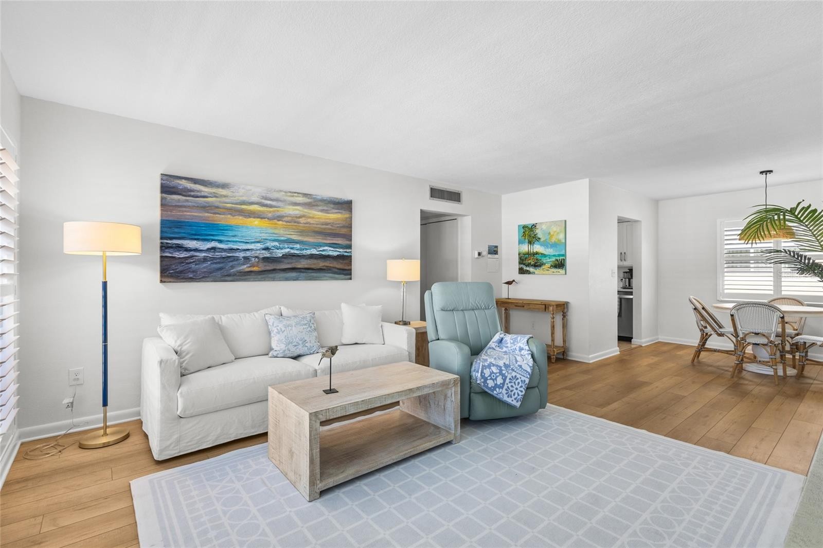 521 W VENICE AVE #16