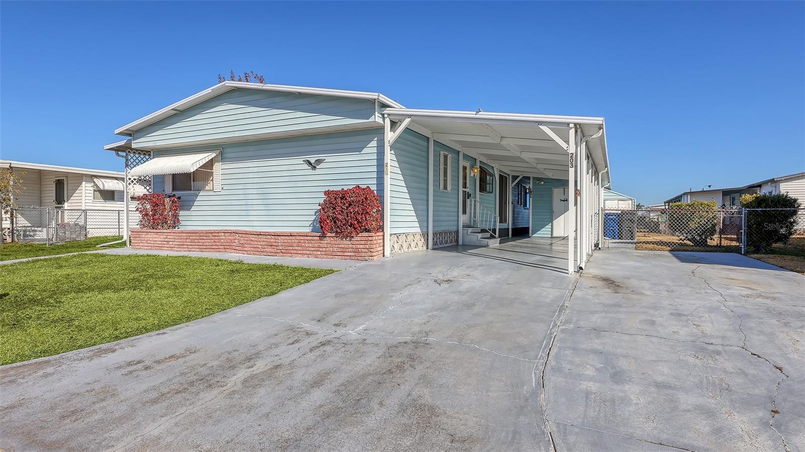 203 50TH AVENUE PLZ E