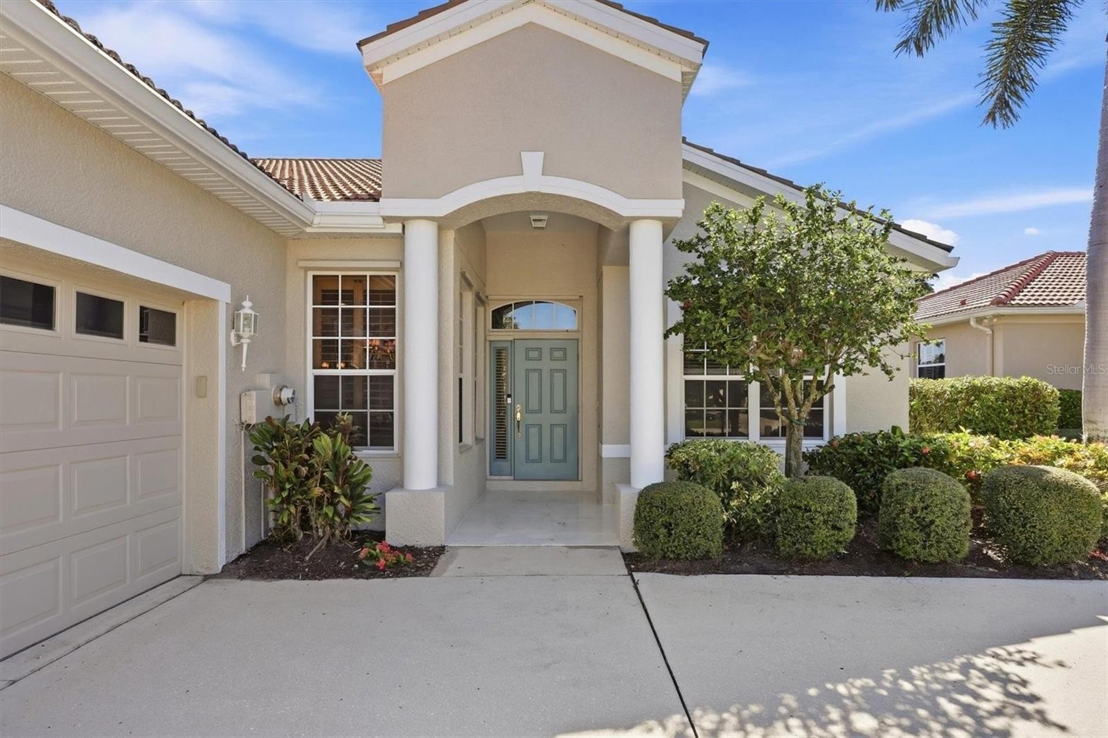 8138 VICTORIA FALLS CIR