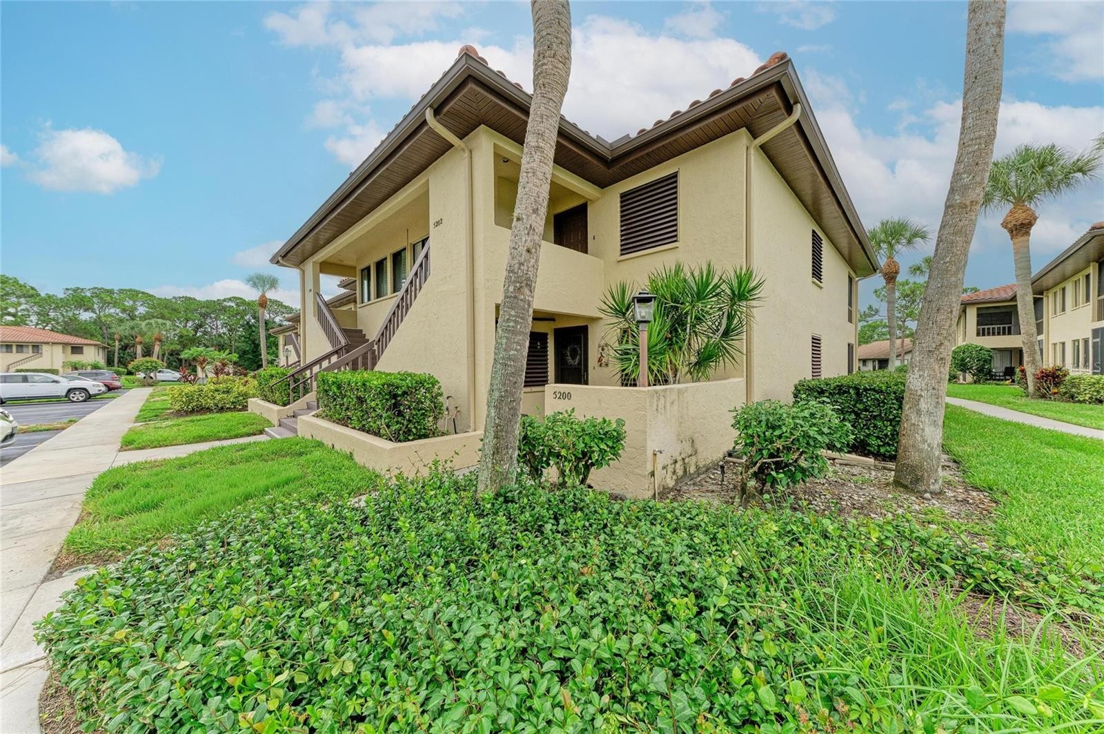 5200 LAKE VILLAGE DR #79