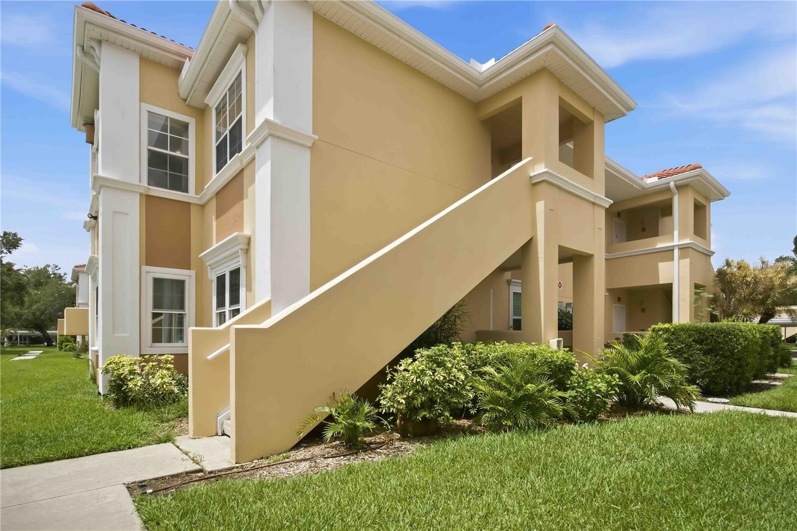 1020 VILLAGIO CIR #205