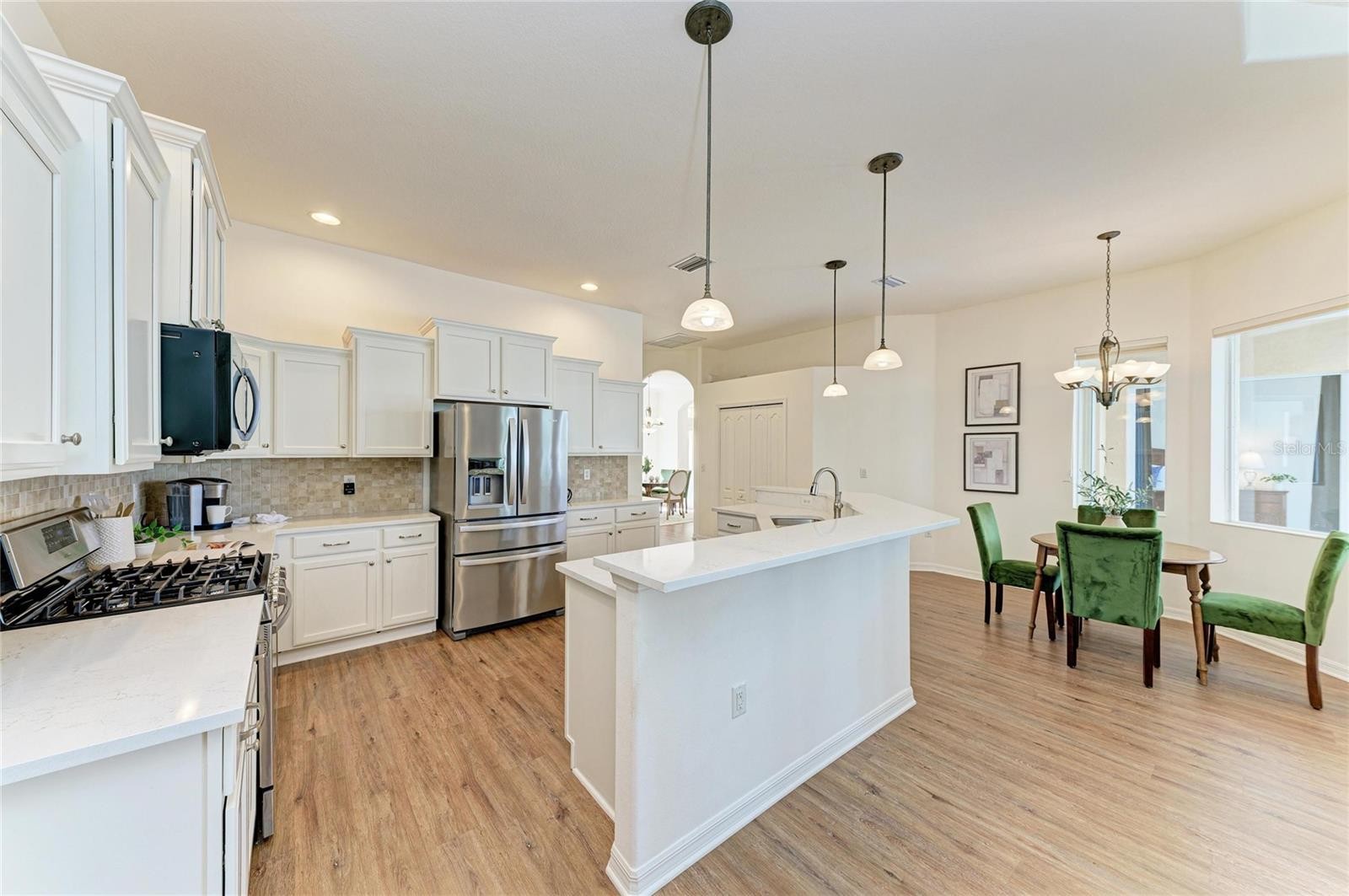 8226 BARTON FARMS BLVD