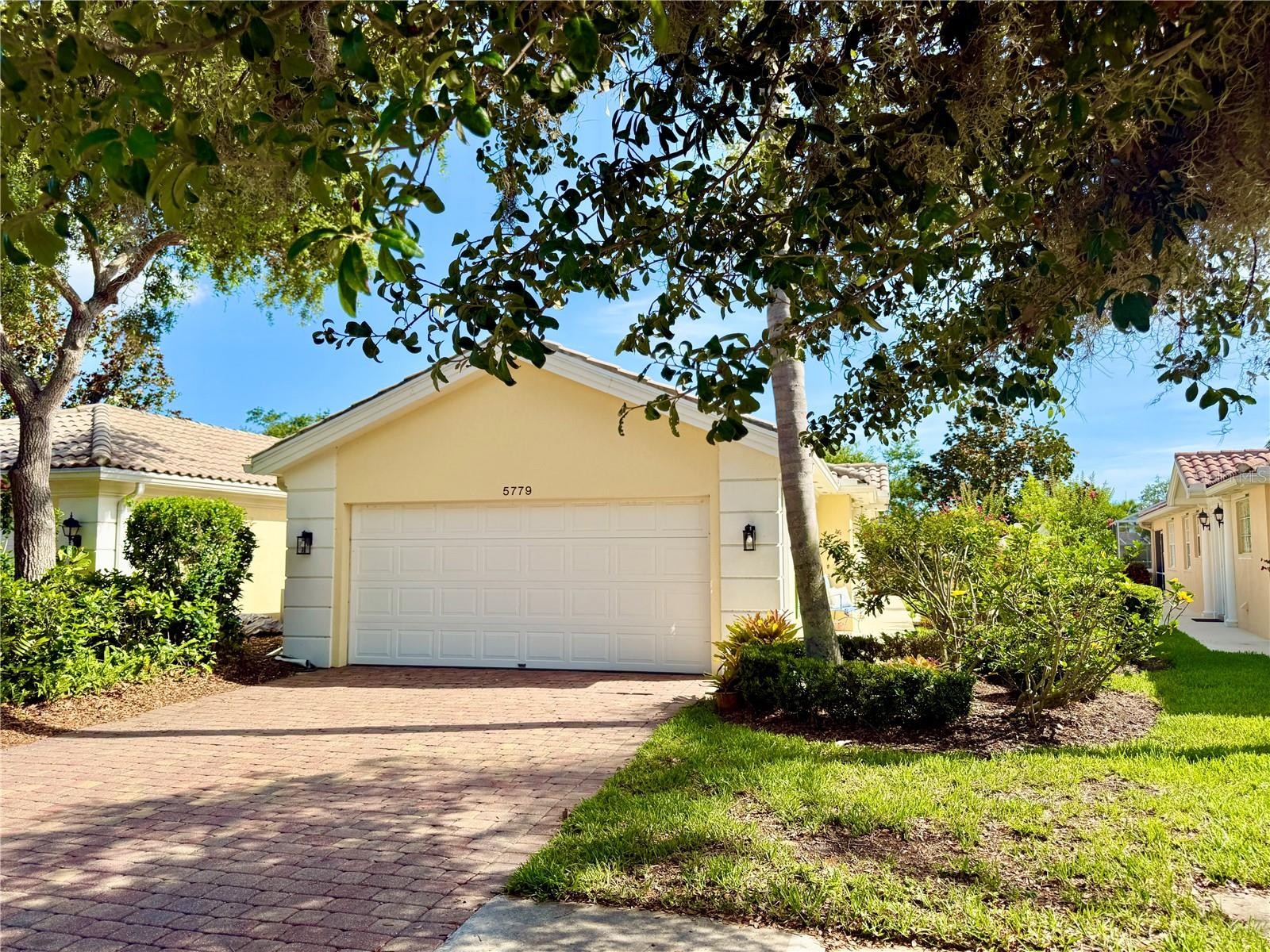 5779 IVREA DR