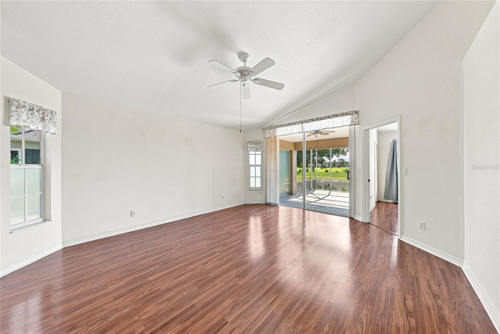 4214 FAIRWAY PL