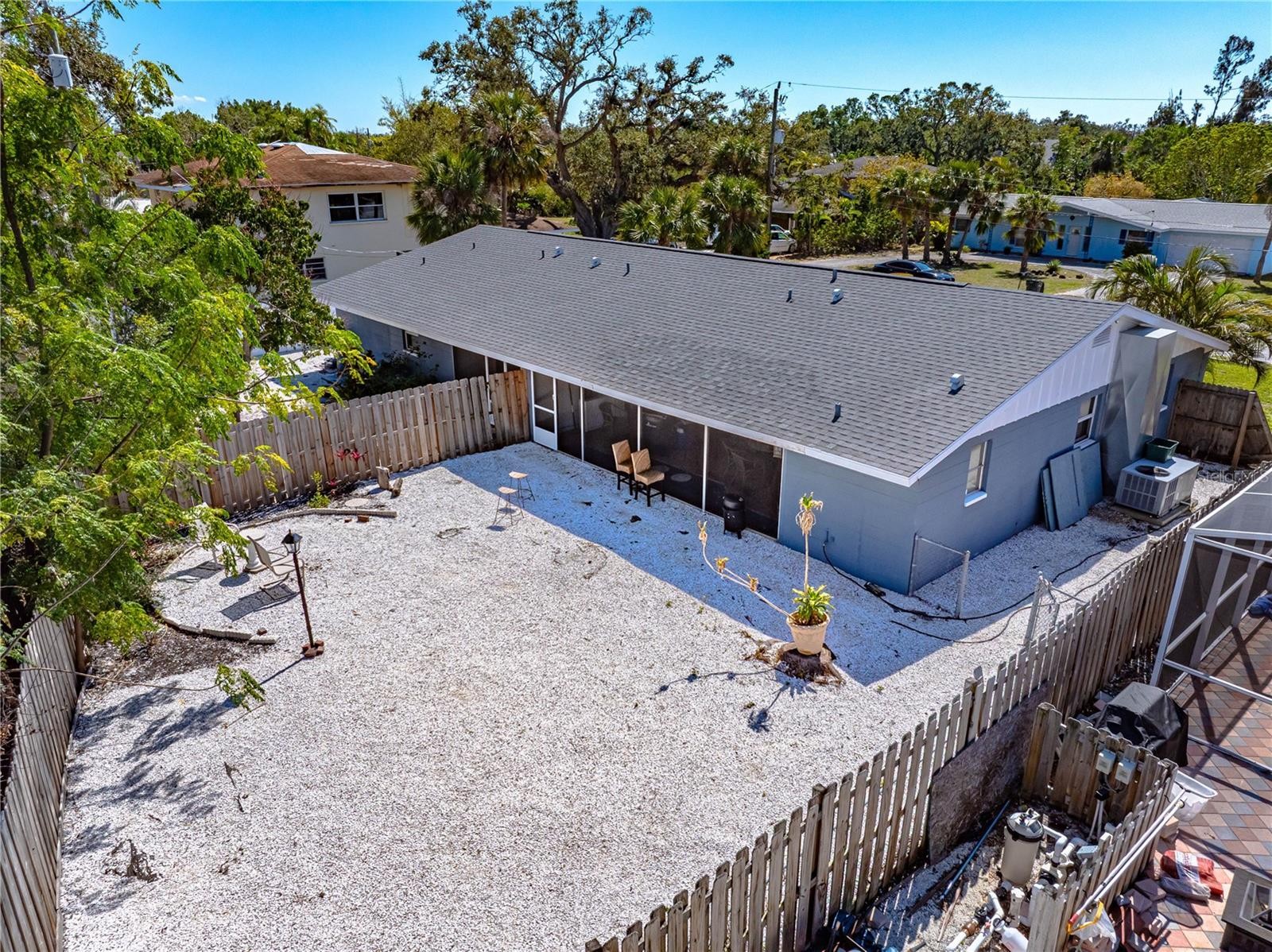 2131 MONTCLAIR DR