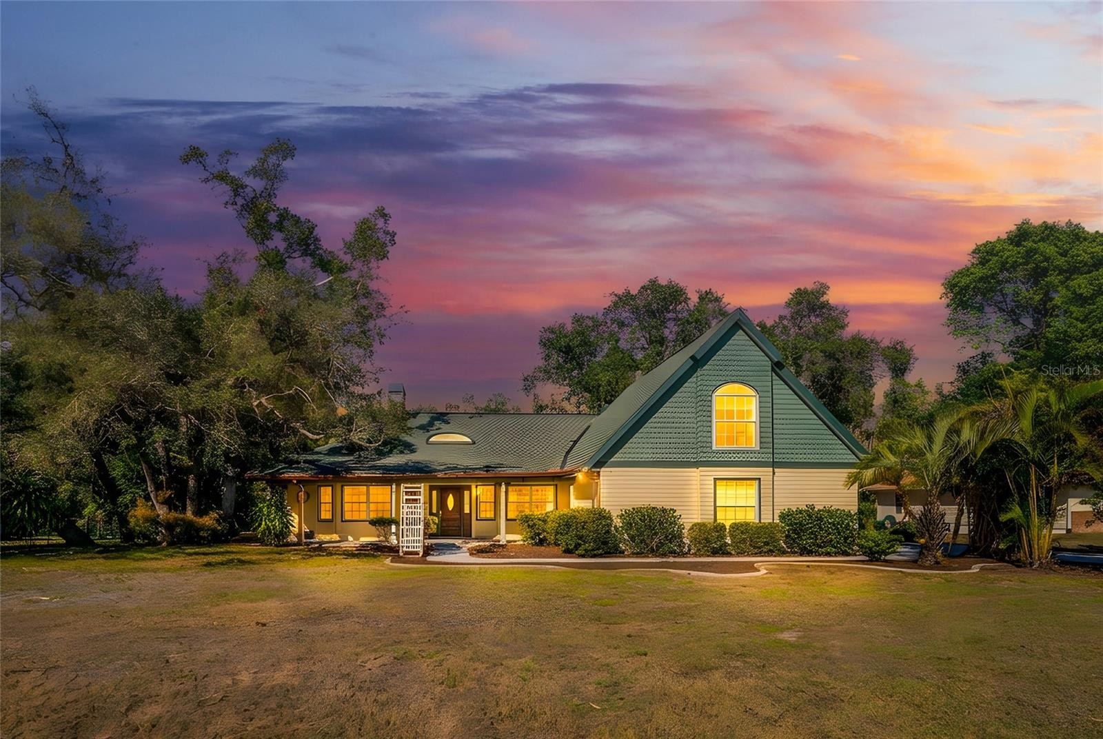 1828 WHISPERING PINES CIR