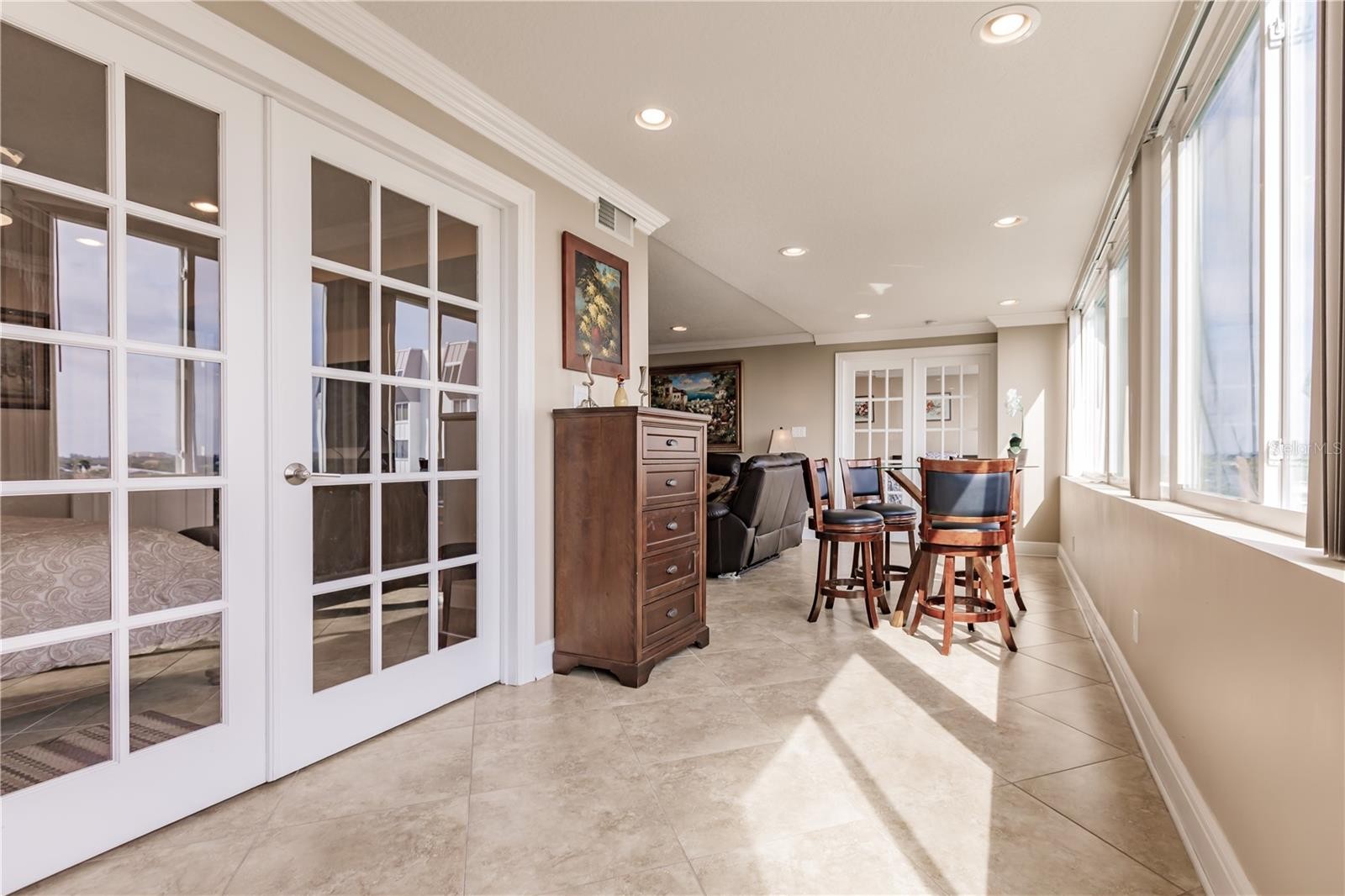 1055 W PEPPERTREE DR #606AA