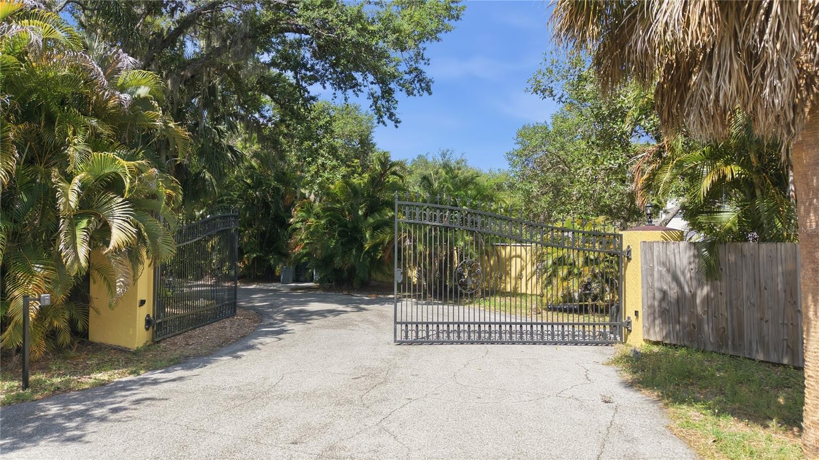 3348 ALAMO LN