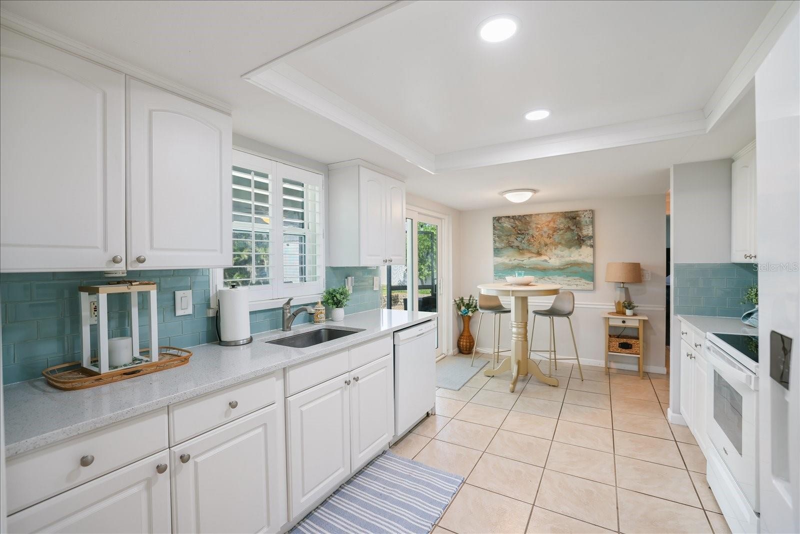 1330 CAMBRIDGE DR