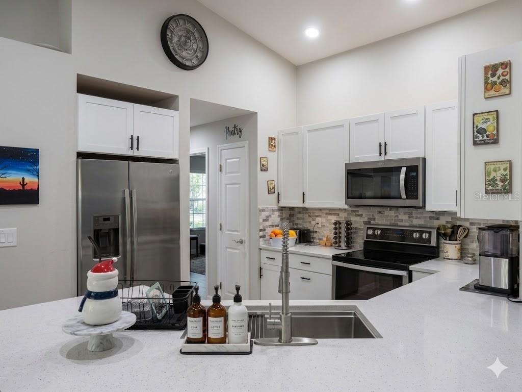 2166 VILLA GREEN AVE