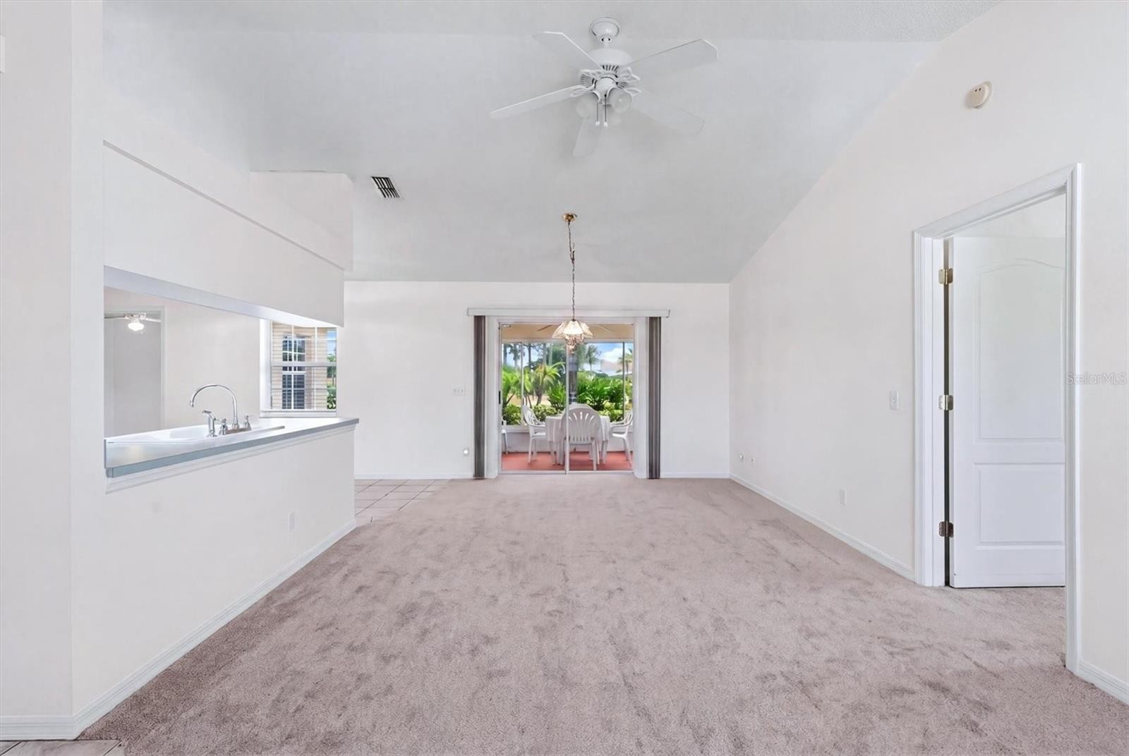 1720 COUNTRY MEADOWS DR