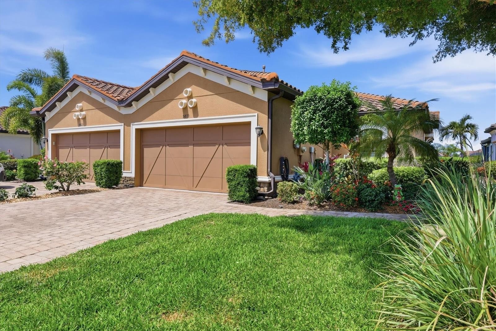 5819 CAVANO DR