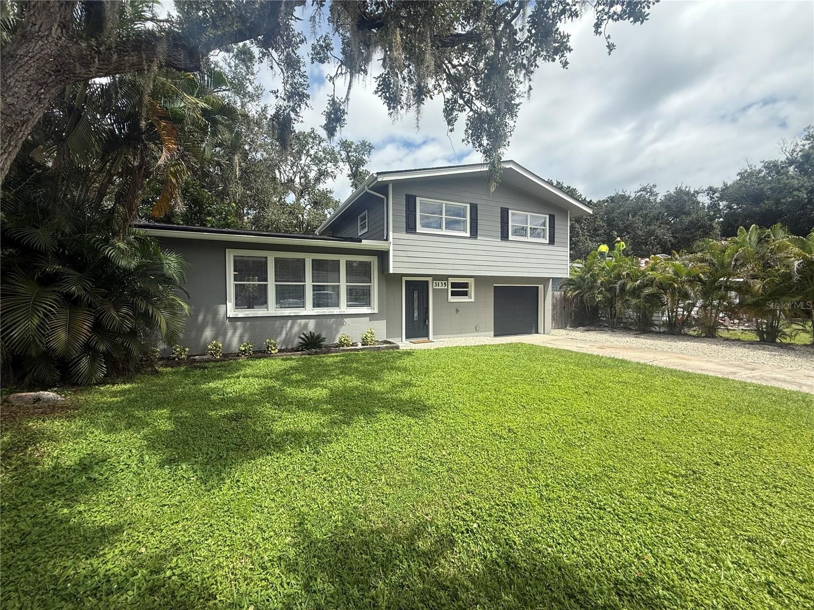 3135 ALTA VISTA ST