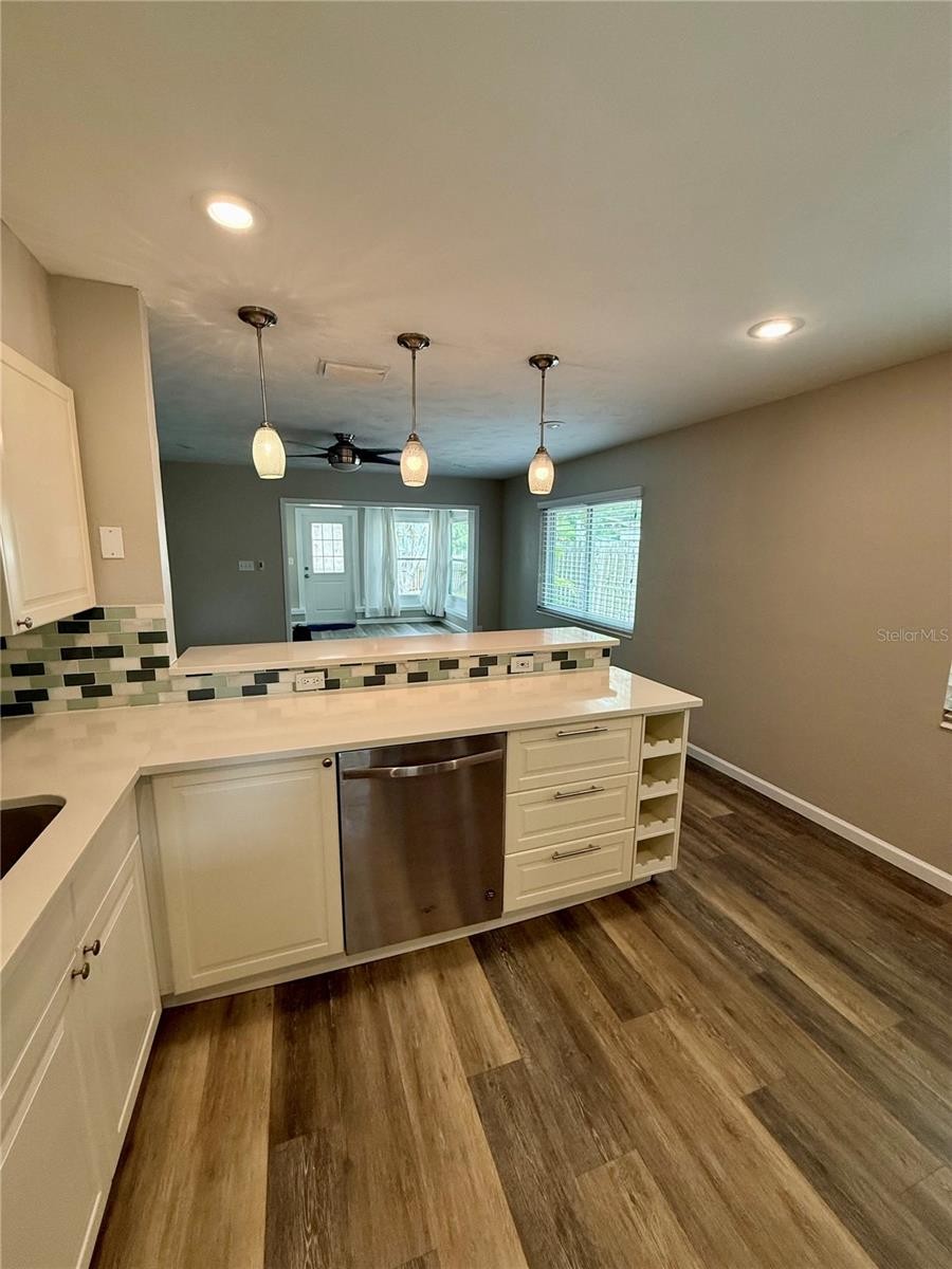 2716 BLOSSOM DR