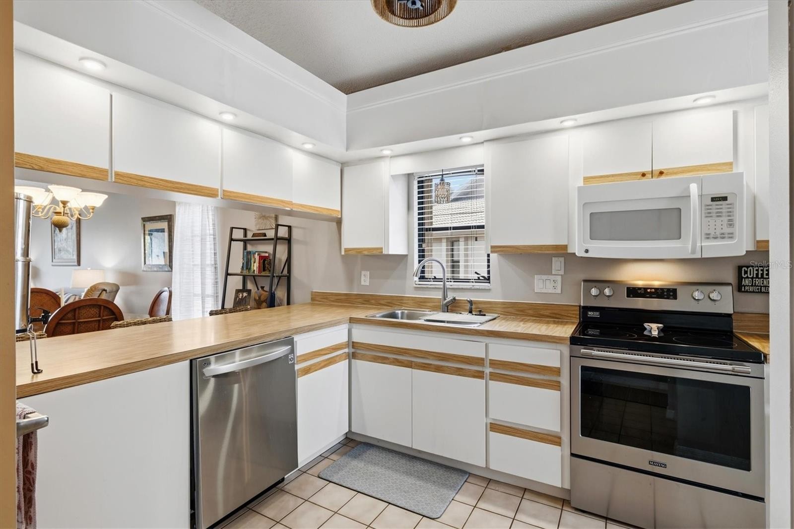 918 CAPRI ISLES BLVD #205