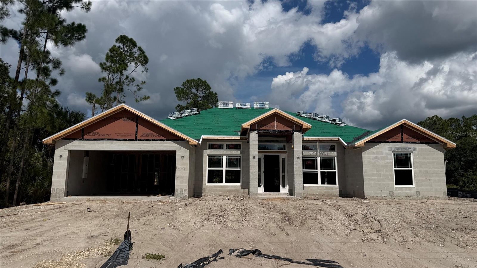 2044 BENNETT LN