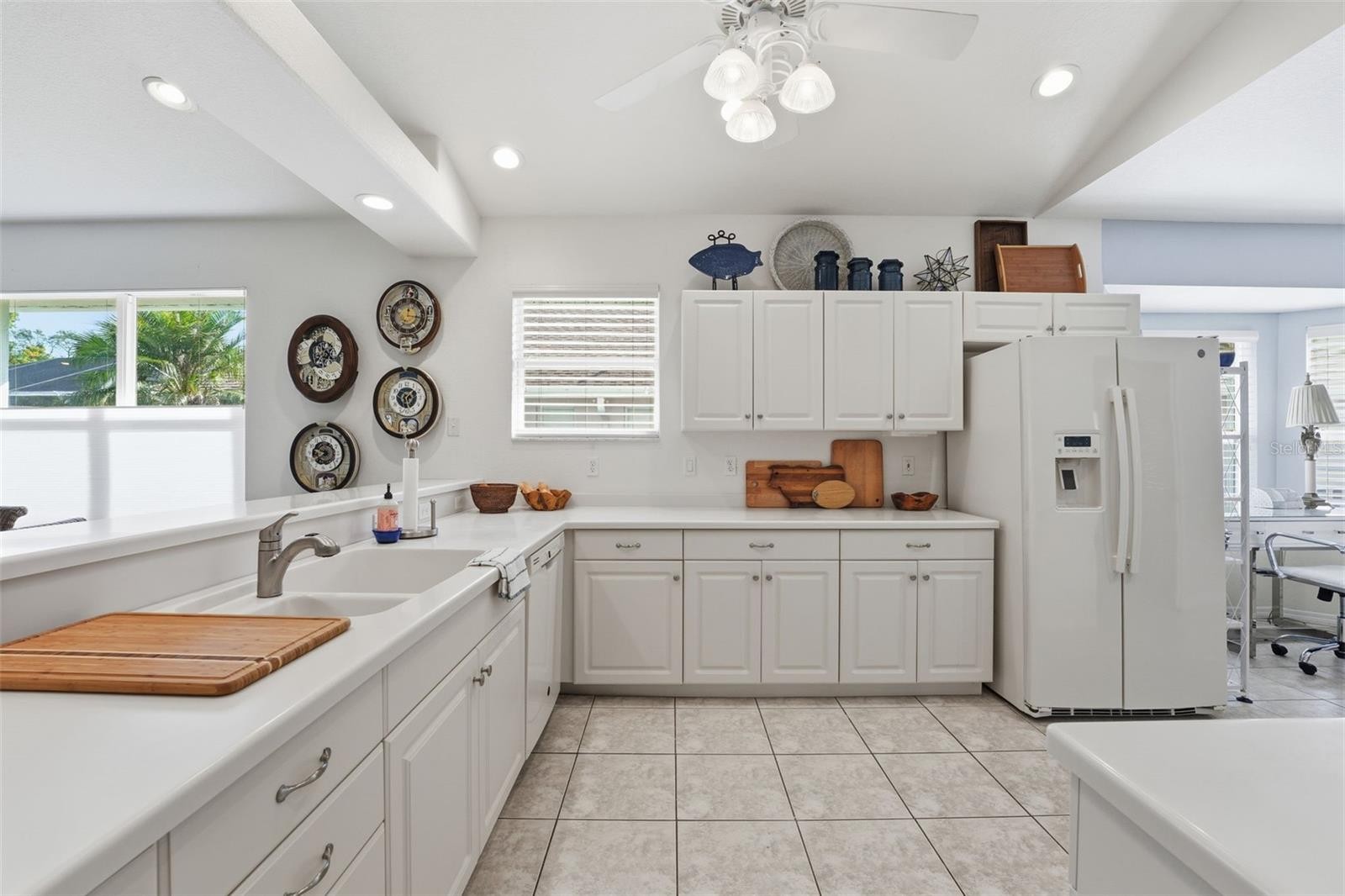 213 VENICE PALMS BLVD