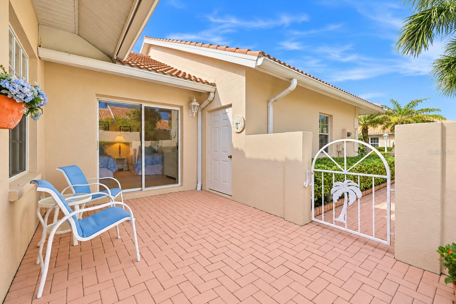 1273 BERKSHIRE CIR