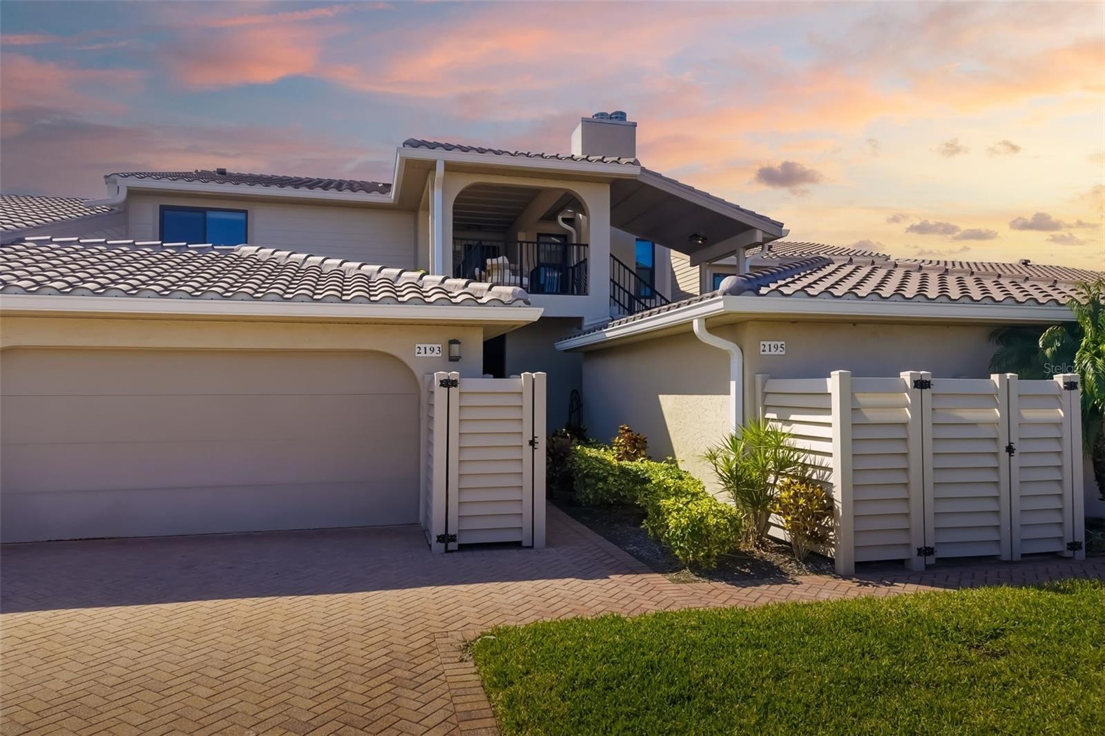 2195 HARBOURSIDE DR #404