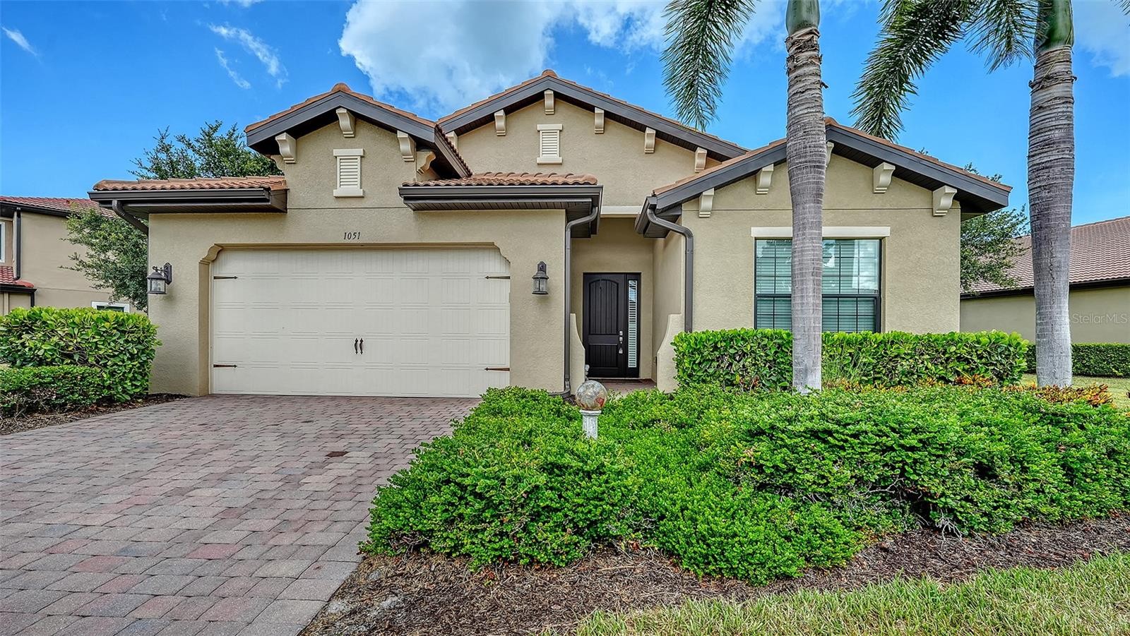 1051 BRADBERRY DR