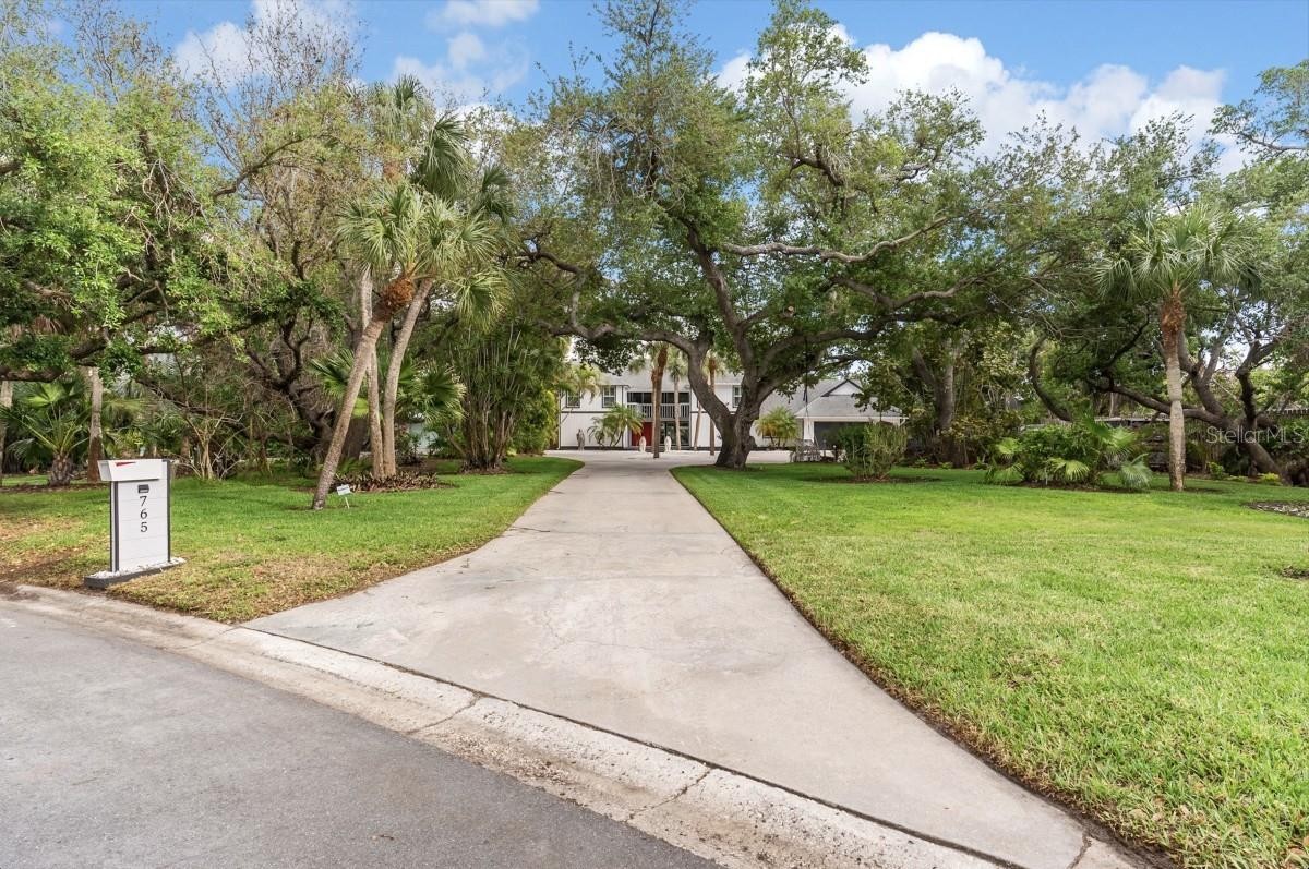 765 SIESTA KEY CIR