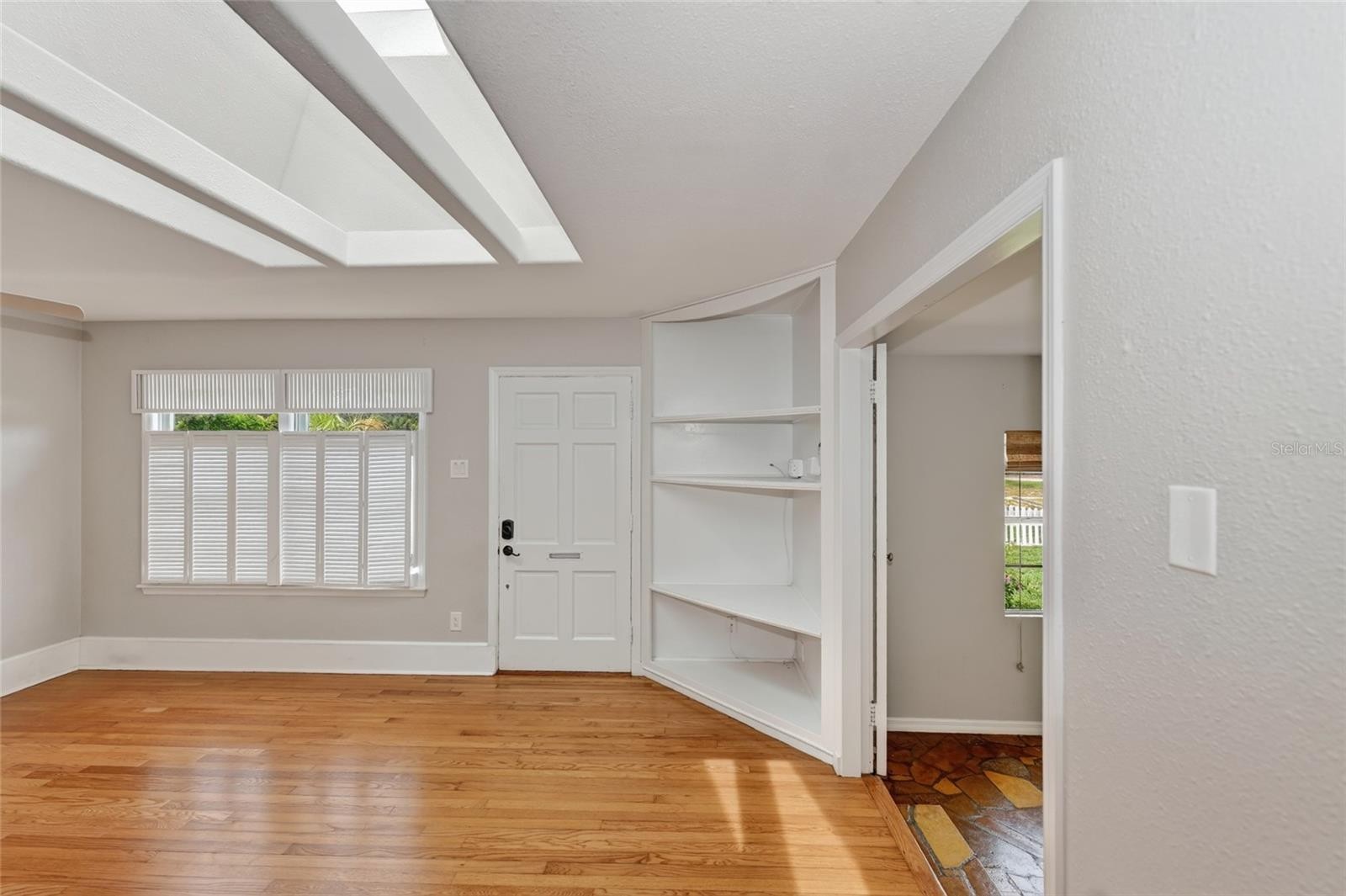 1010 VIRGINIA DR
