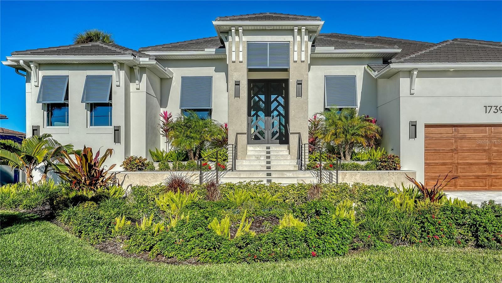 1739 LITTLE POINTE CIR