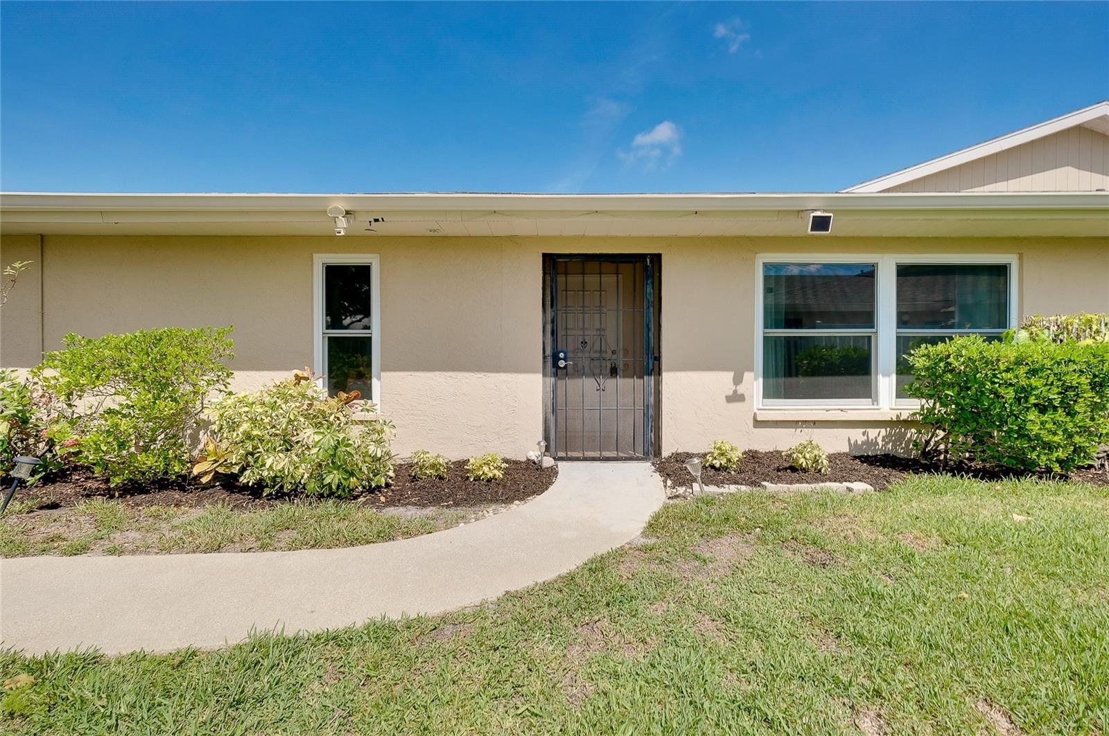 5617 EVERGREEN DR #27