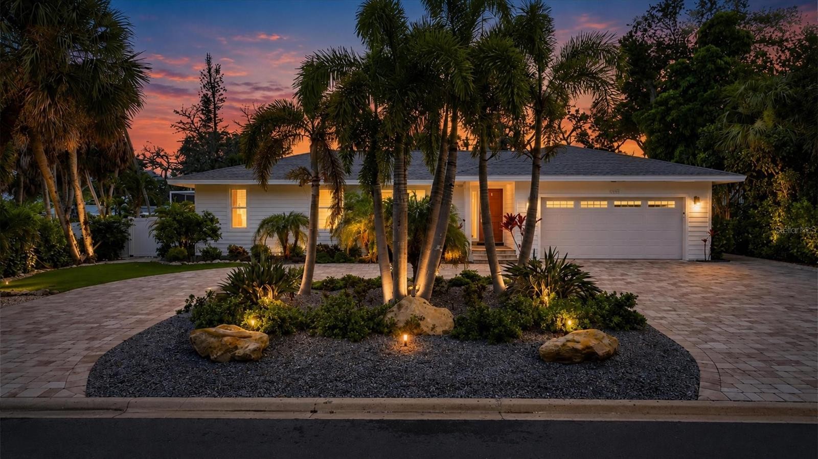 5333 SIESTA CT