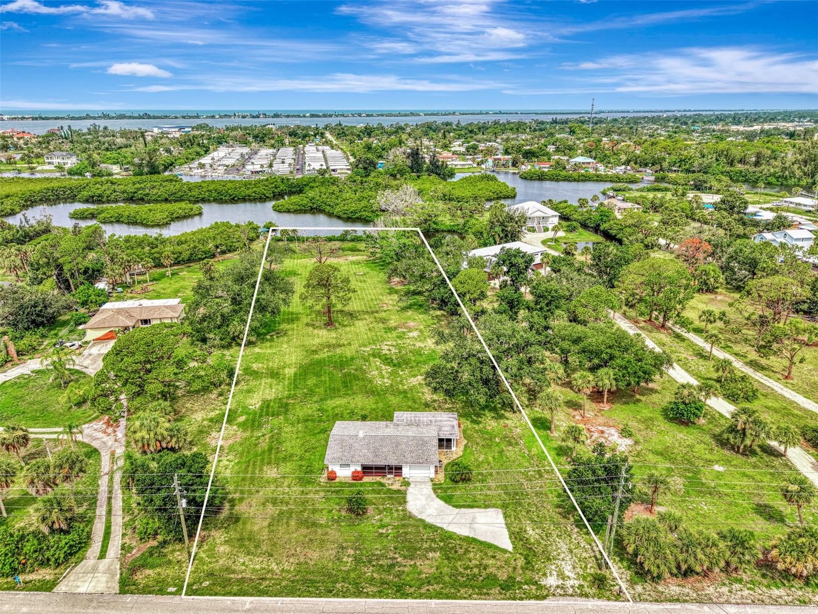 780 S OXFORD DR