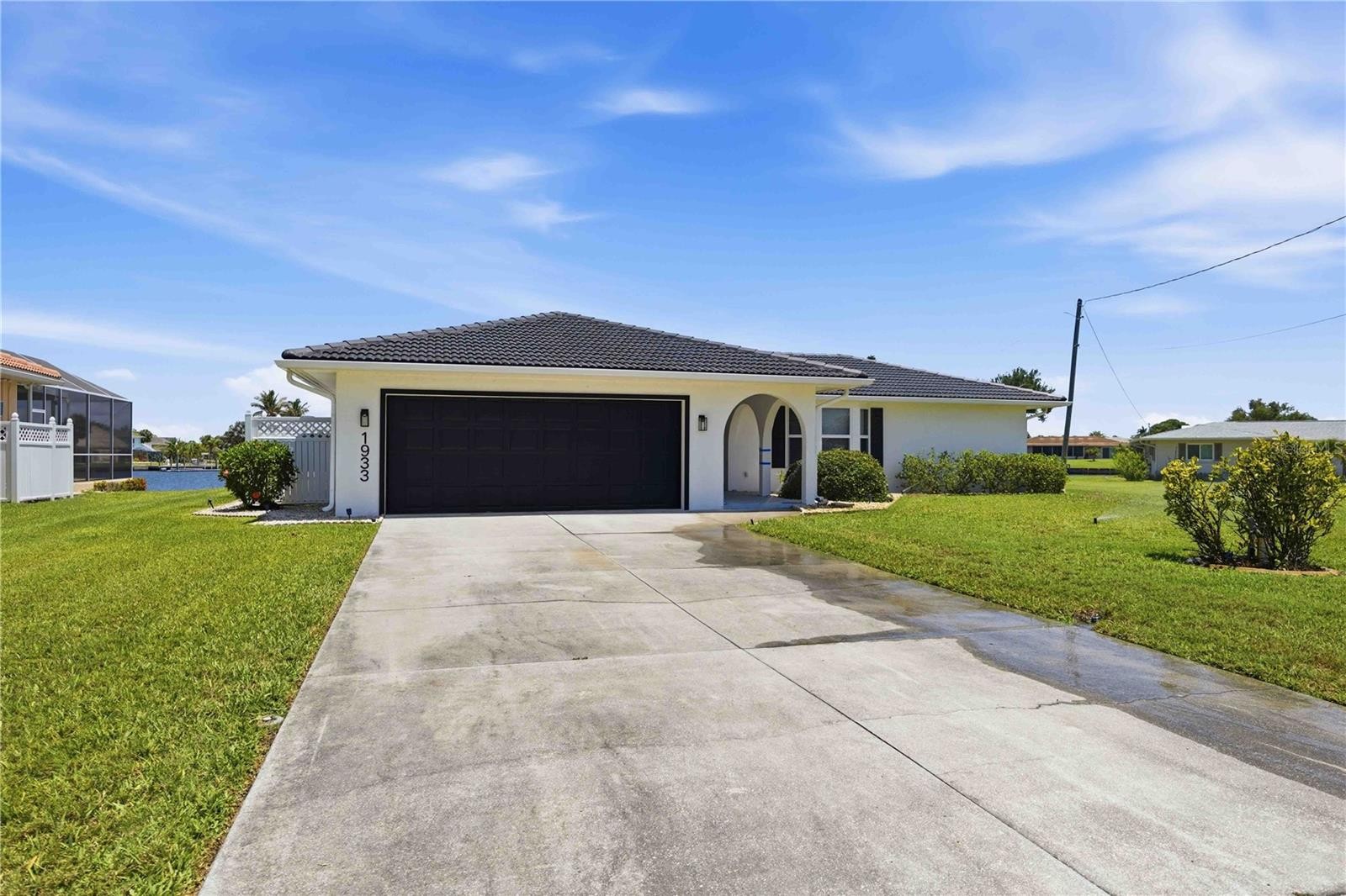 1933 FAIRVIEW DR