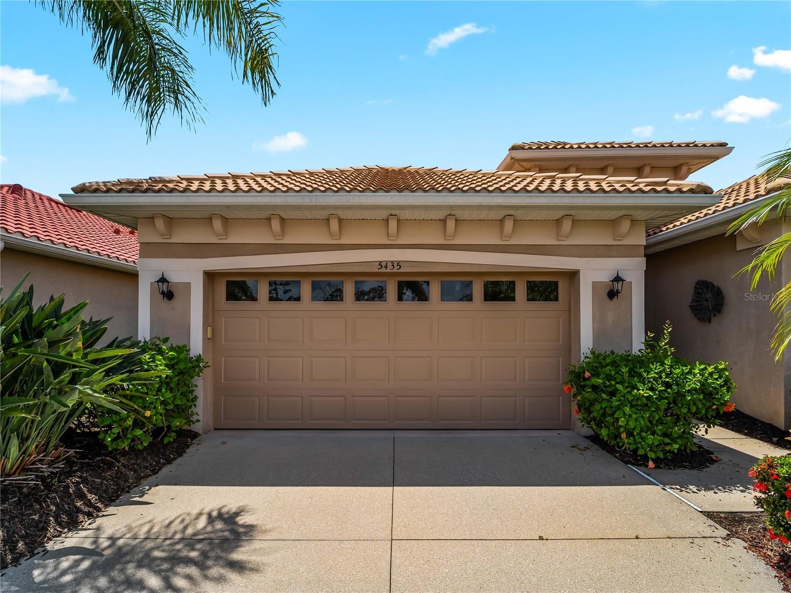 5435 BLUE HERON CIR