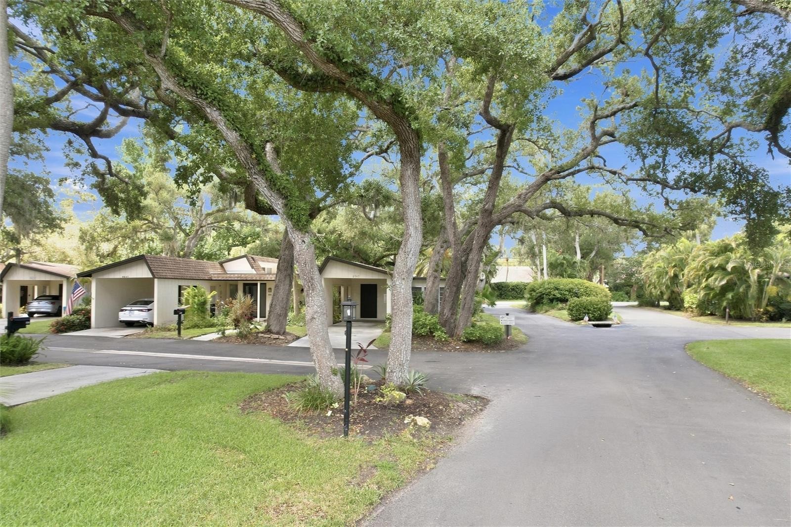 6947 WOODWIND DR #77